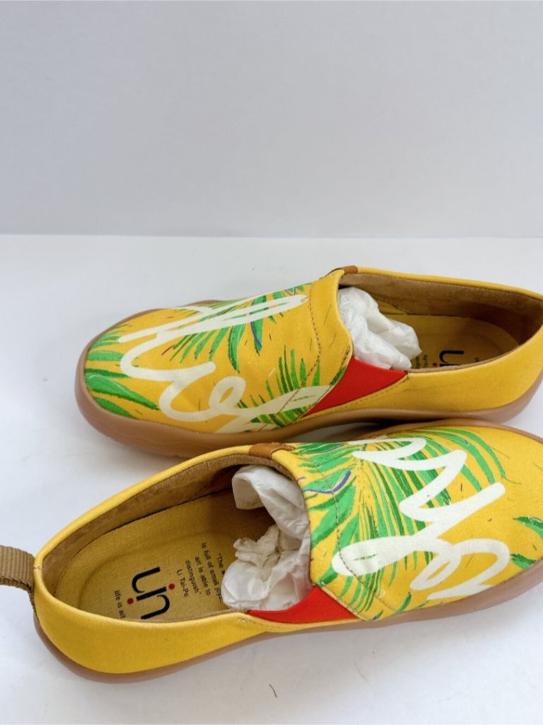 Women's Size 7 Uin Fill Your Passport Yellow Aloha Tropical Slip On Shoes — image 3 of 8